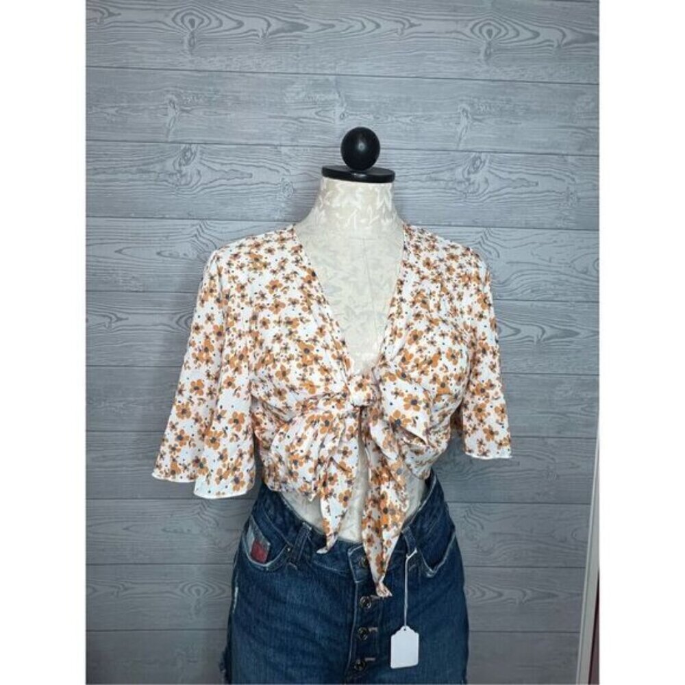 Crop floral top size medium